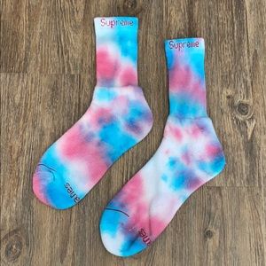 Supreme Tie Dye Hanes Socks